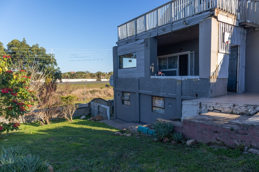 9 Bedroom Property for Sale in New Horizons Western Cape